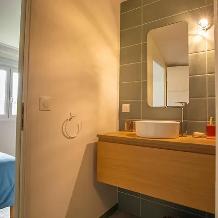 Emilie Nuit - 3 Au 2e Etage - Maison Avec Chats