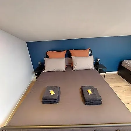 Emilie Nuit - 3 Au 2e Etage - Maison Avec Chats 3* Vandieres (Meurthe-et-Moselle)