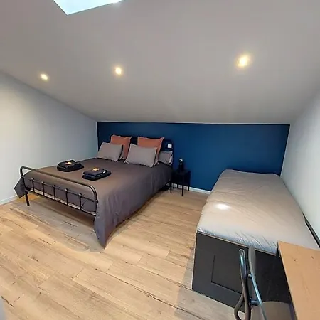 Emilie Nuit - 3 Au 2e Etage - Maison Avec Chats Vandieres (Meurthe-et-Moselle)